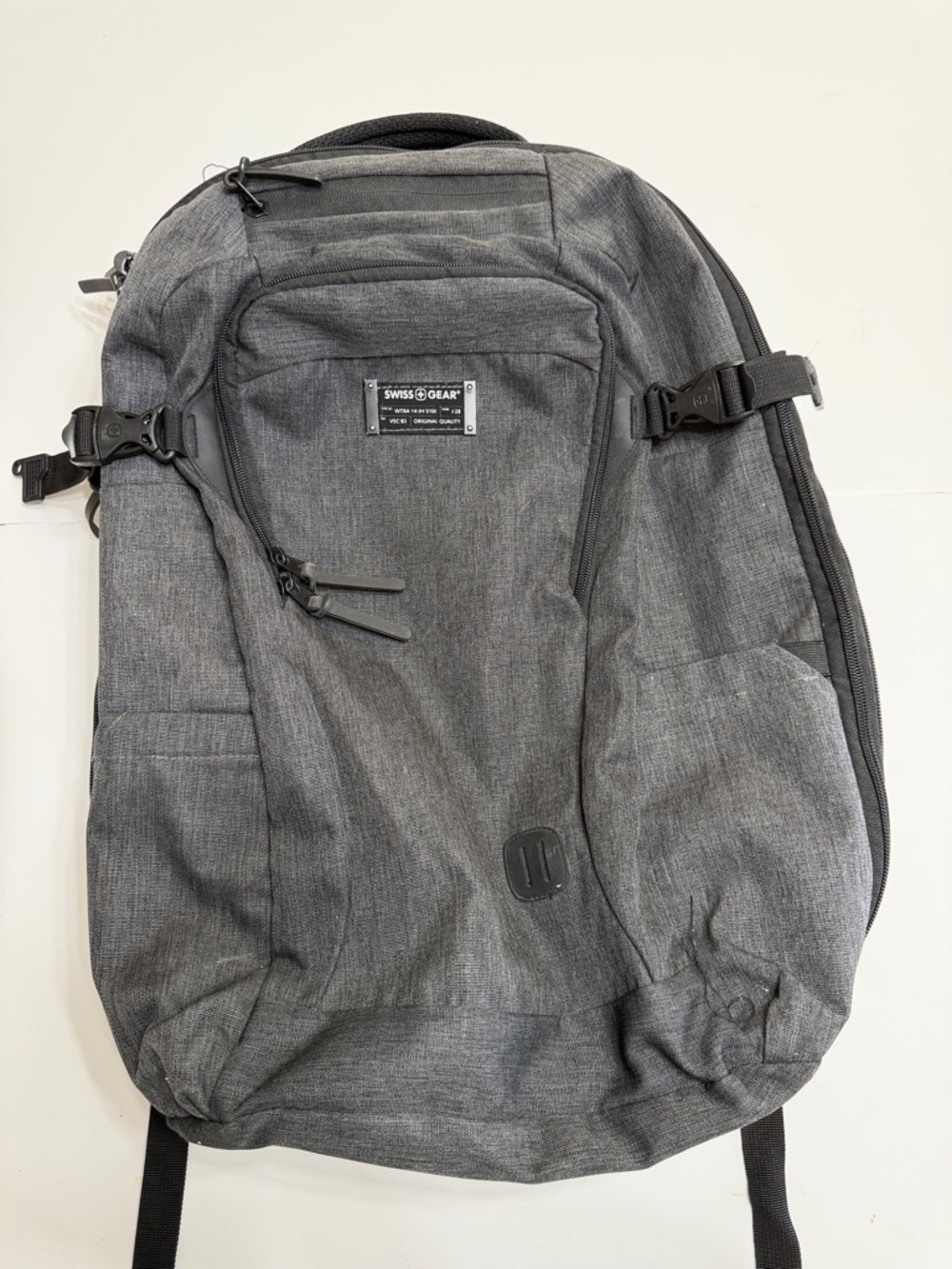 SwissGear 5625 Getaway Weekend Laptop Backpack in Charcoal